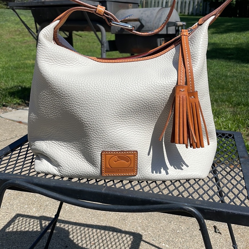 Beautiful authentic DOONEY & BOURKE HANDBAG - Picture 8 of 9